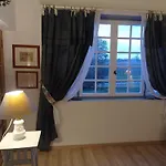Le Chateau De Roquebere לינה וארוחת בוקר 3*