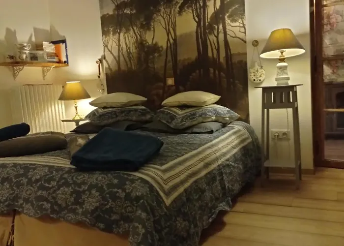 Le Chateau De Roquebere Bed & Breakfast 3*