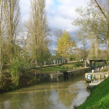 Le Château De Roquebère Alojamento de Acomodação e Pequeno-almoço 3*