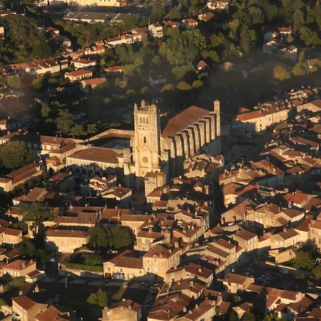 Alojamento de Acomodação e Pequeno-almoço Le Château De Roquebère 3*