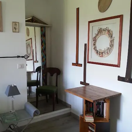 Le Chateau De Roquebere Bed & Breakfast 3*