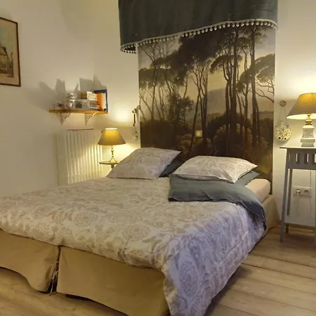 Le Chateau De Roquebere Bed & Breakfast Condom